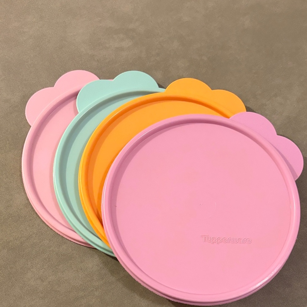 Set of 4 Tupperware Lids 6.25”